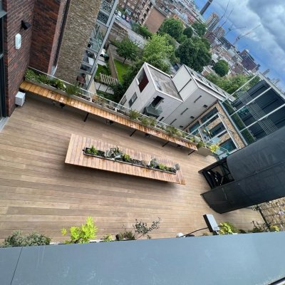 Borough High Street – Decking install